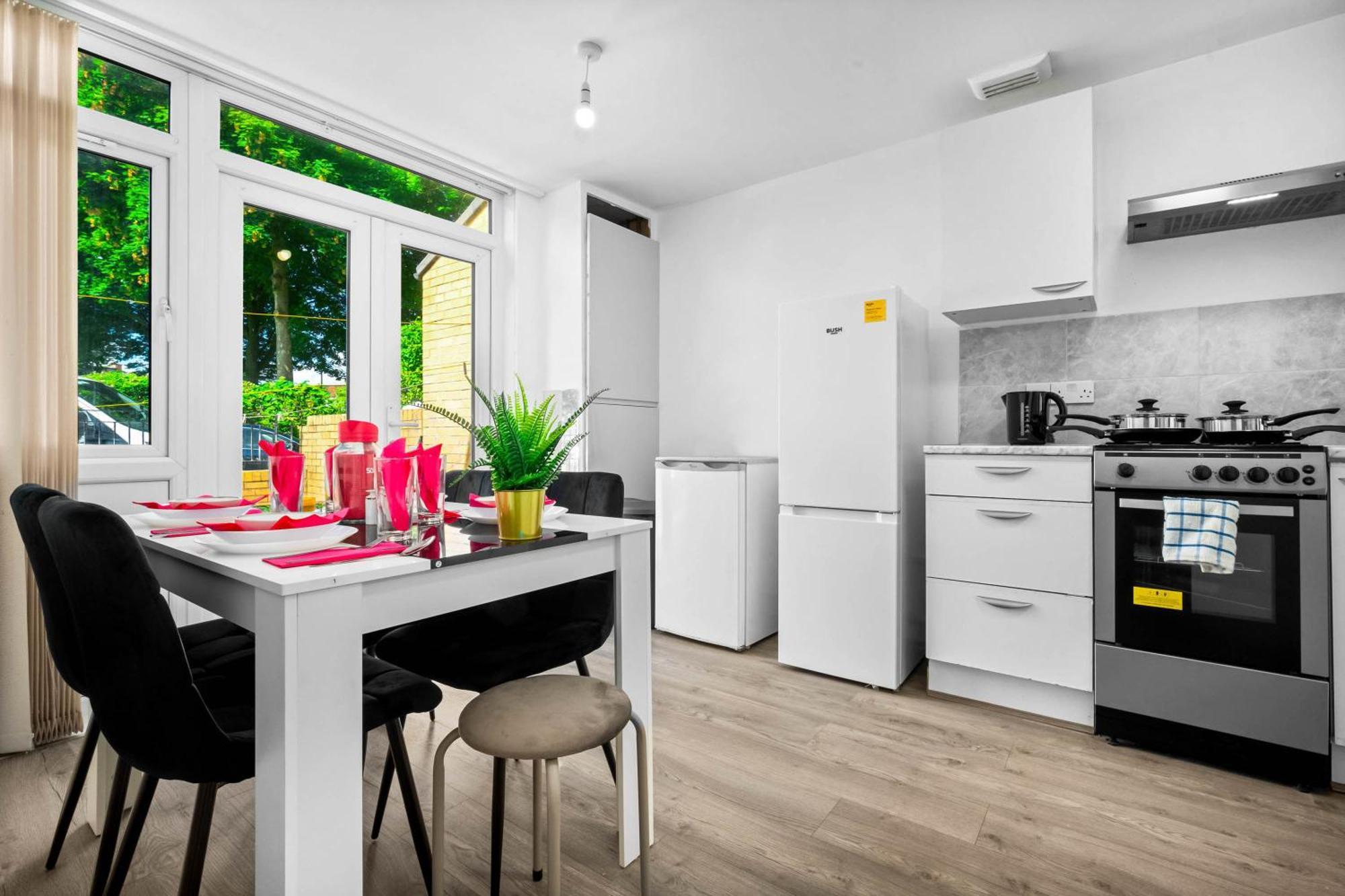 Luxury New House With Free Parking Birmingham Exterior foto